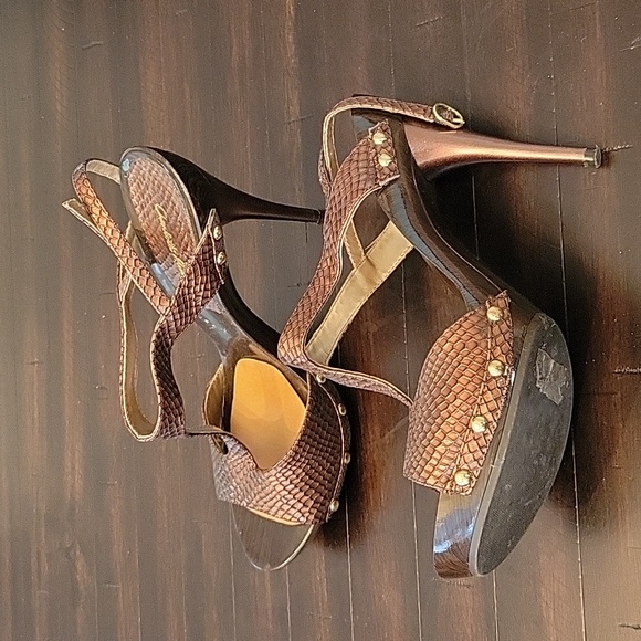 Pumps - Picture 3 of 3